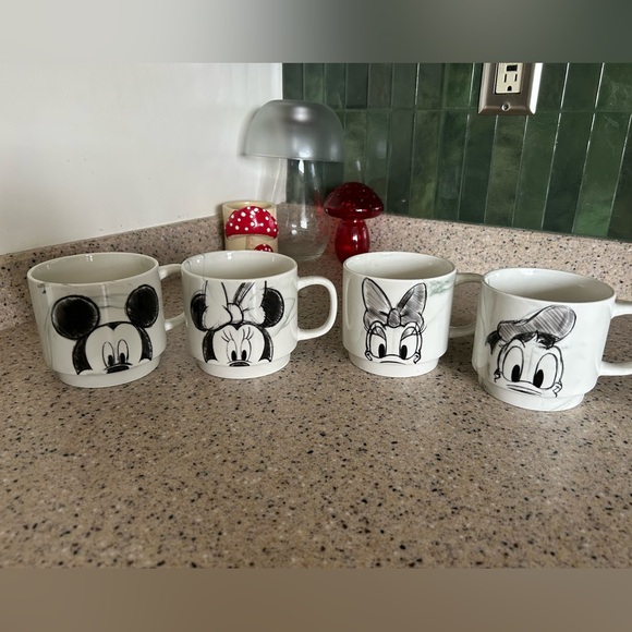 Disney Black and White sketch Character Mug Set - New - Picture 3 of 8